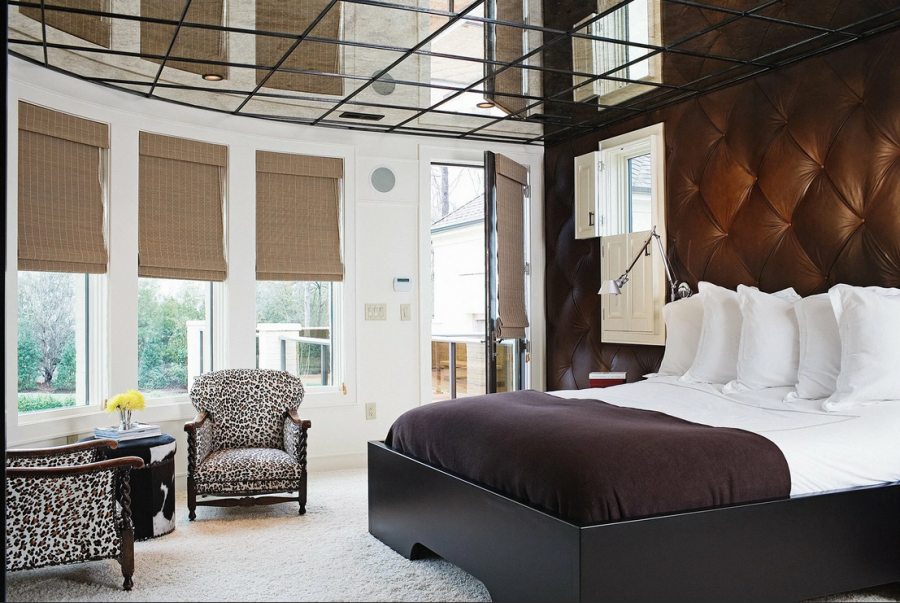 Зеркало на потолке в спальне