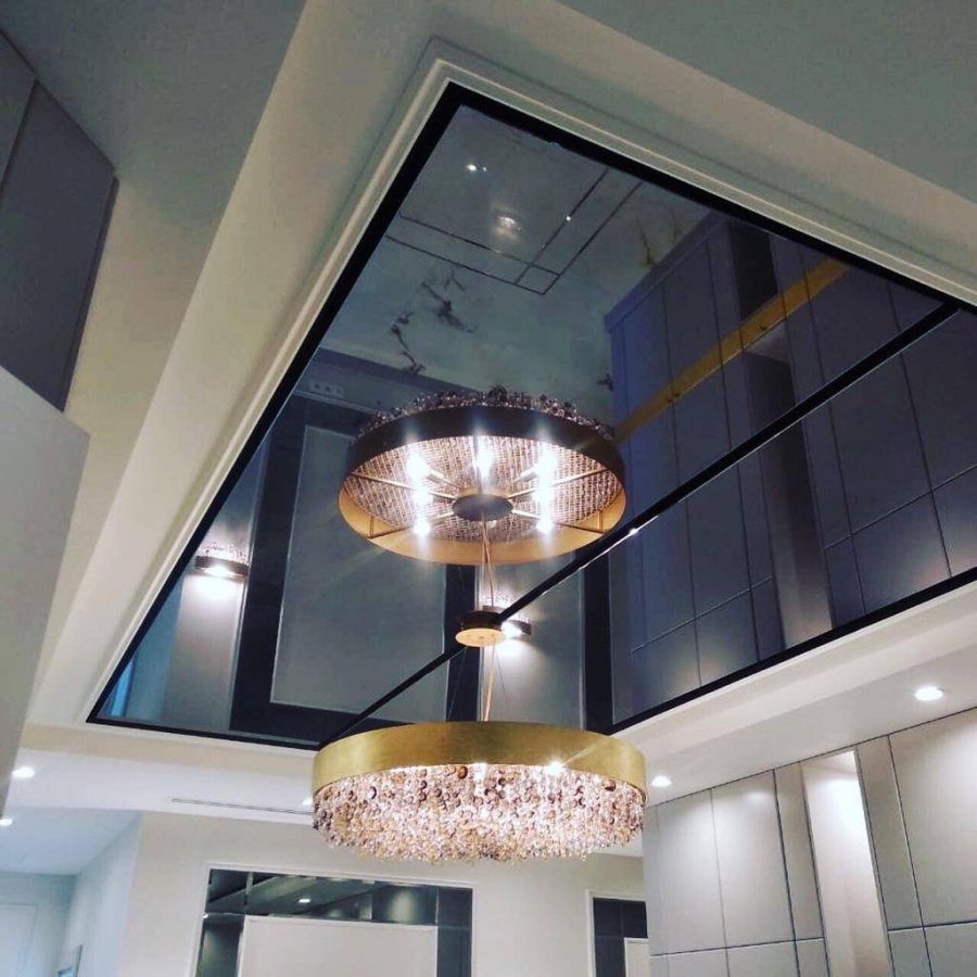 Зеркальный натяжной потолок