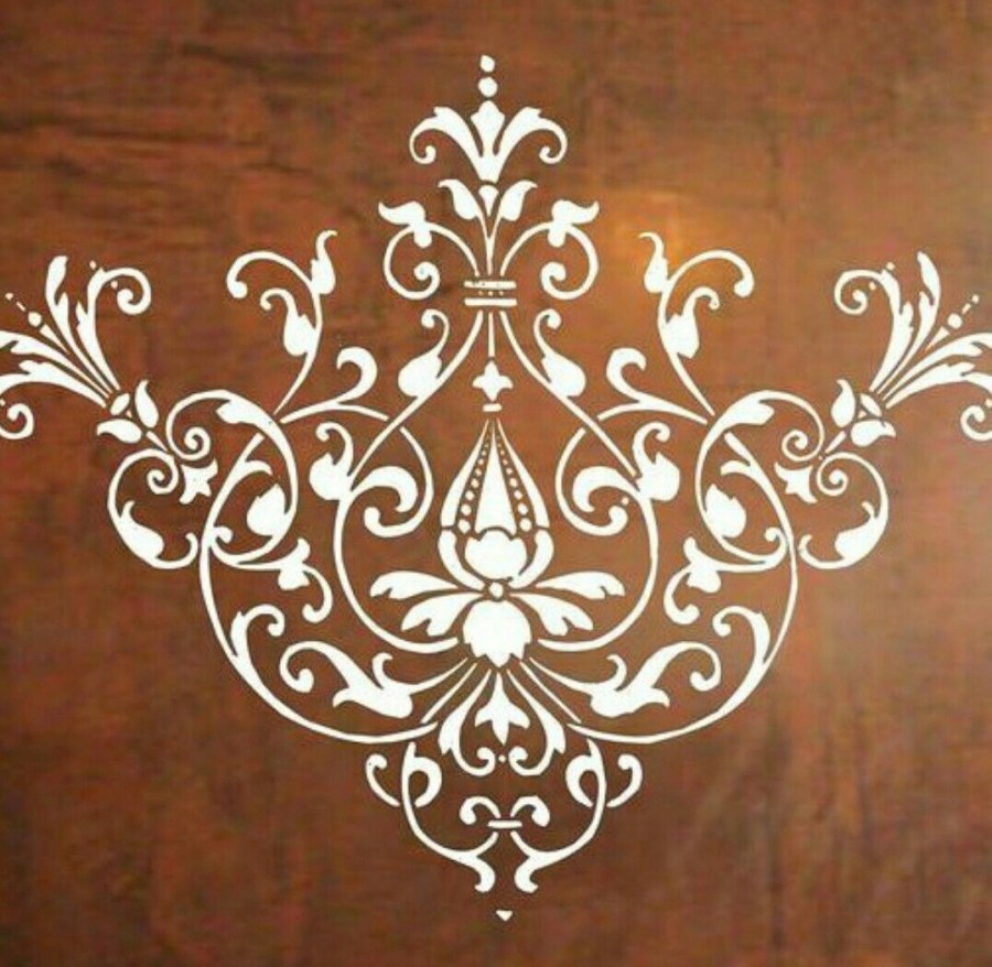 Трафарет в классическом стиле