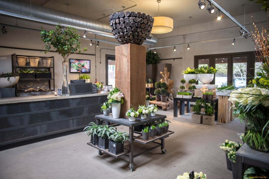 Необычные витрины цветочных магазинов