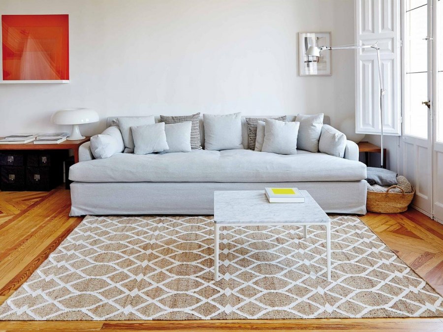 Квадратный ковер в интерьере