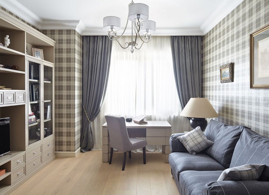 Обои в клетку в гостиной