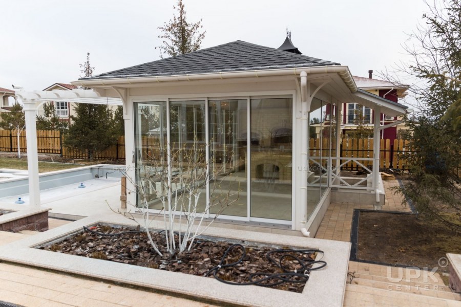 Беседка с панорамными окнами