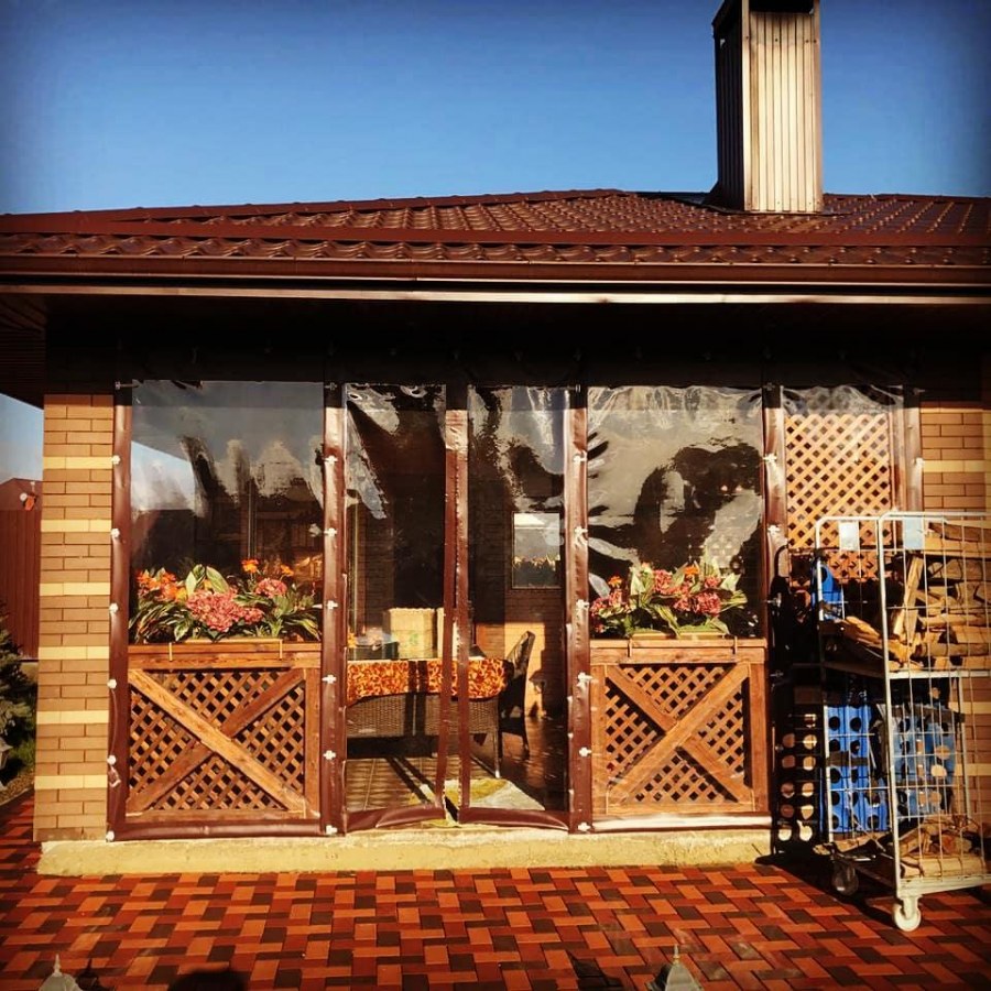 Защитные шторы для беседки