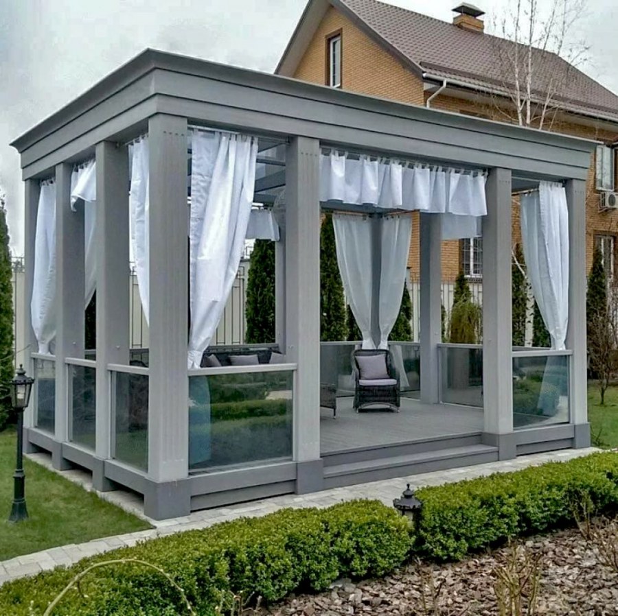 Стеклянная беседка