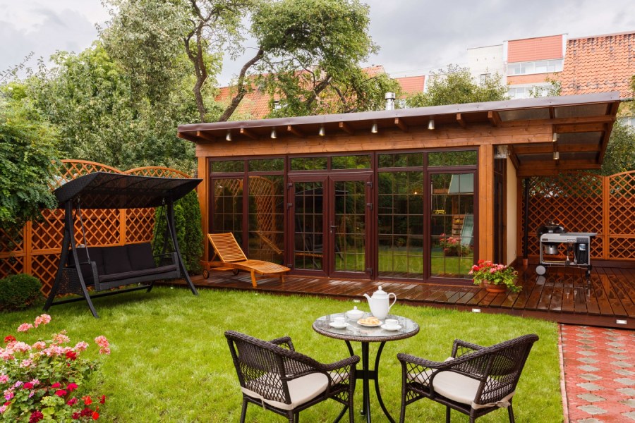 Беседка закрытая с патио