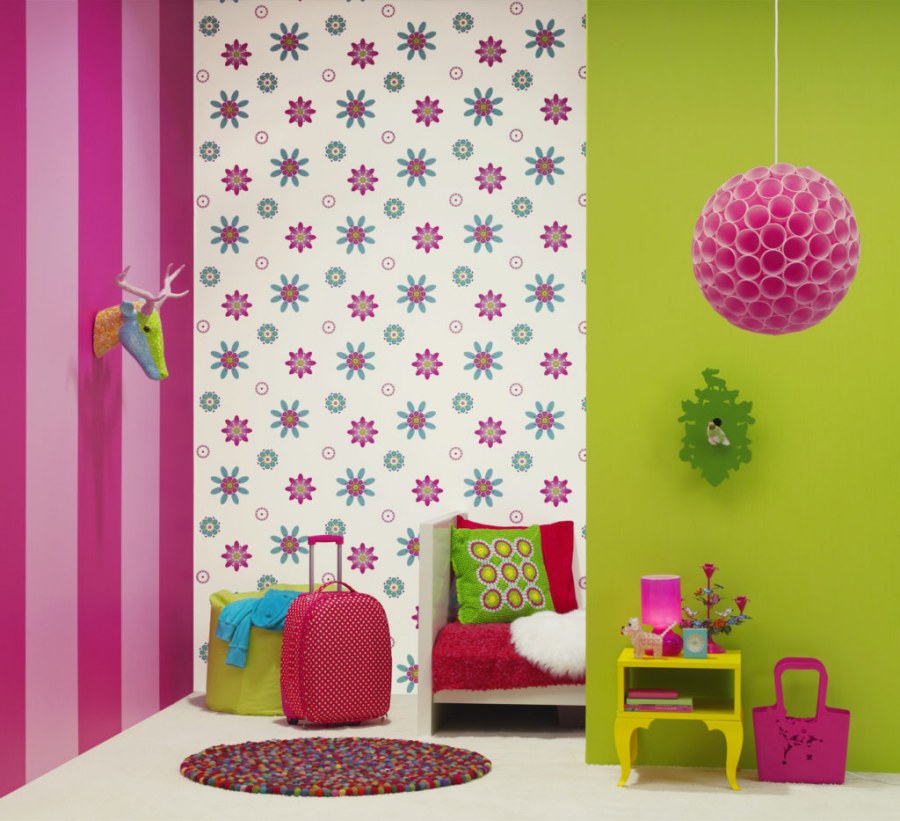 Яркие стены в детской
