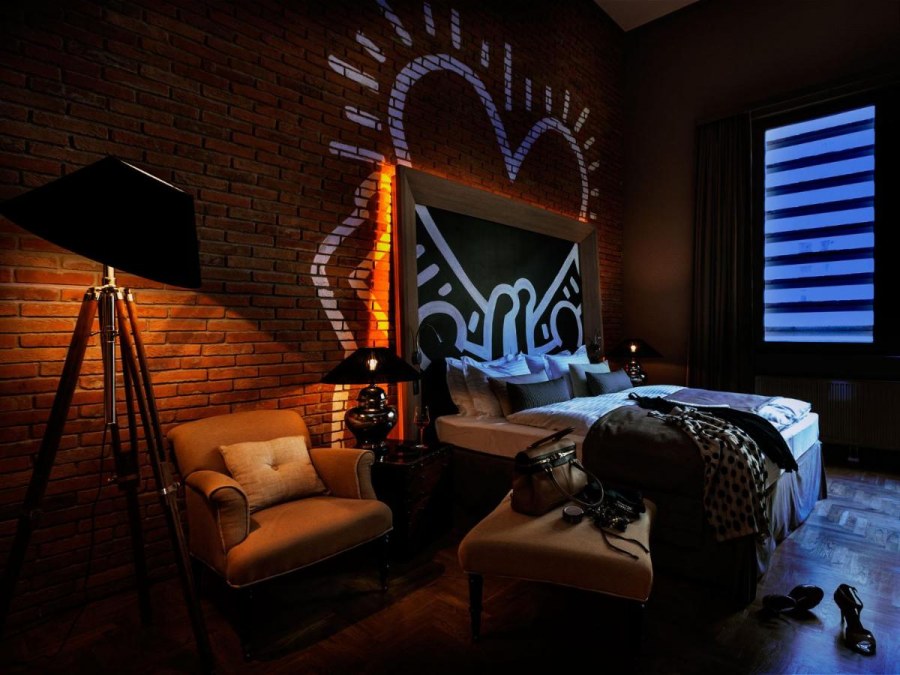 Комната в уличном стиле