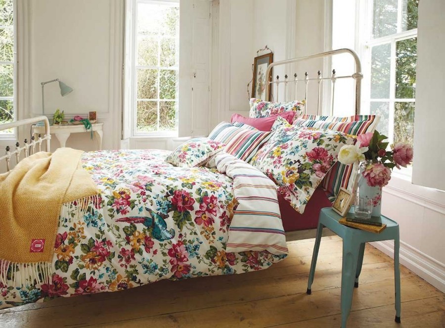 Белая постель