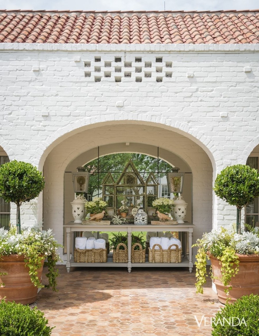 Шикарный сад в испанском стиле