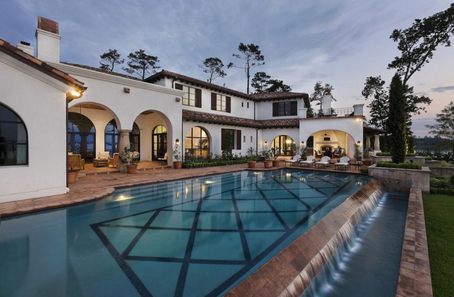 Вилла в средиземноморском стиле в Испании