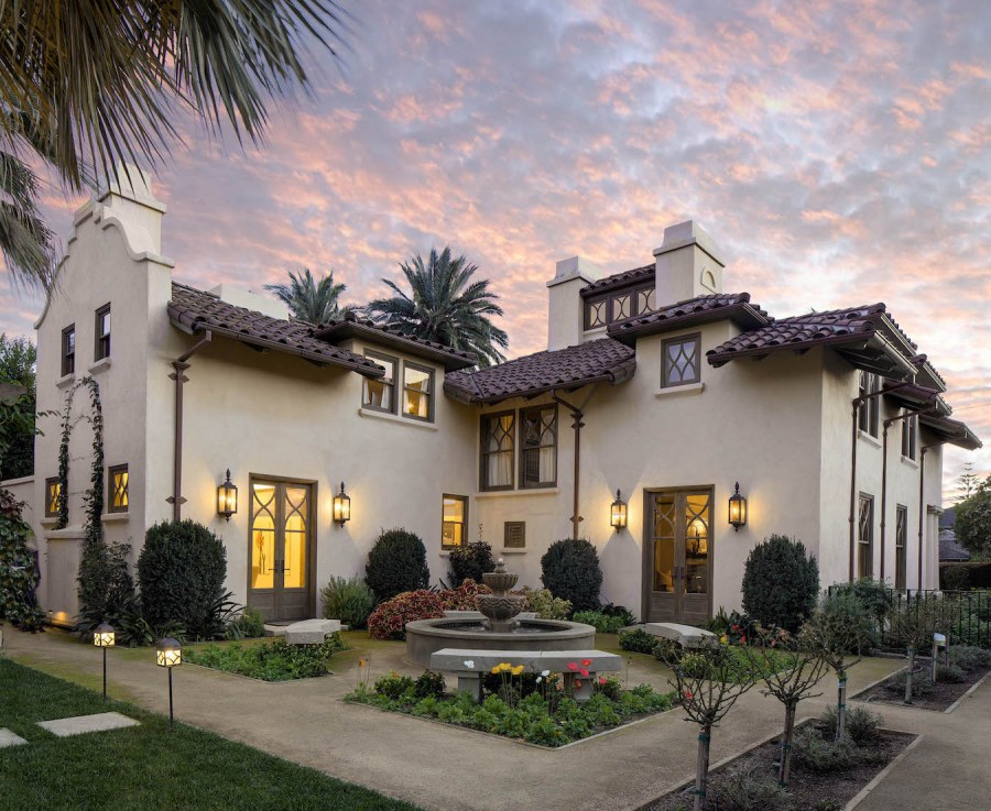 Испанский Нео колониальный стиль в архитектуре