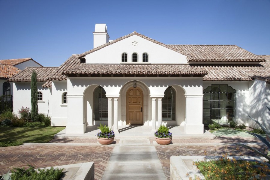 Испанский колониальный стиль экстерьер