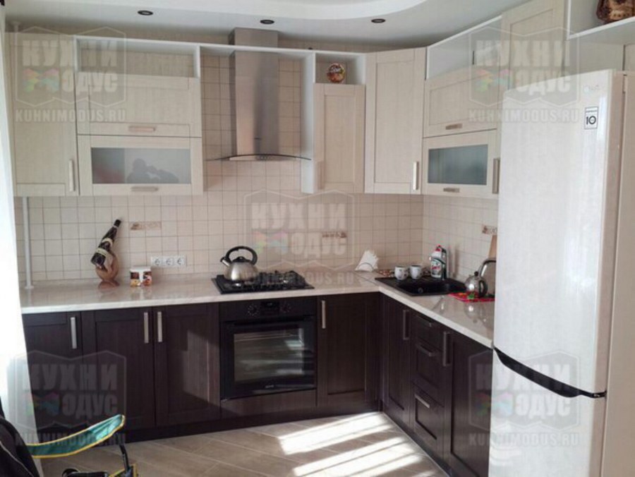 Гарнитур светлый верх темный низ