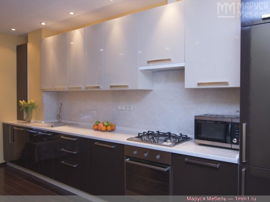 Кухонный гарнитур белый глянец верх и коричневый низ