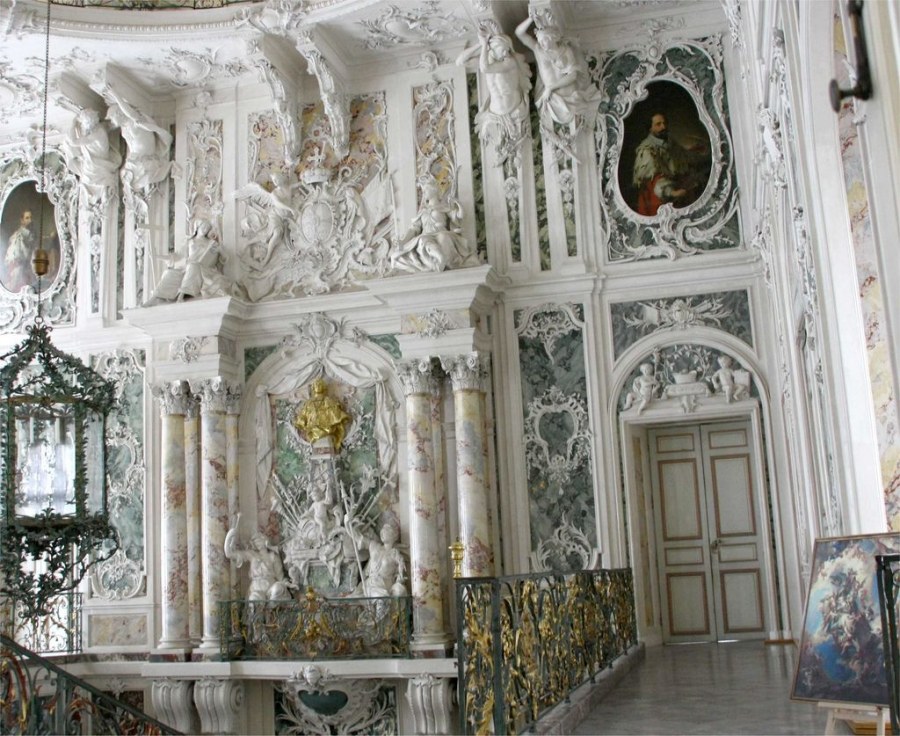 Первые памятники рококо интерьеры особняка Роганов и дворца Марли