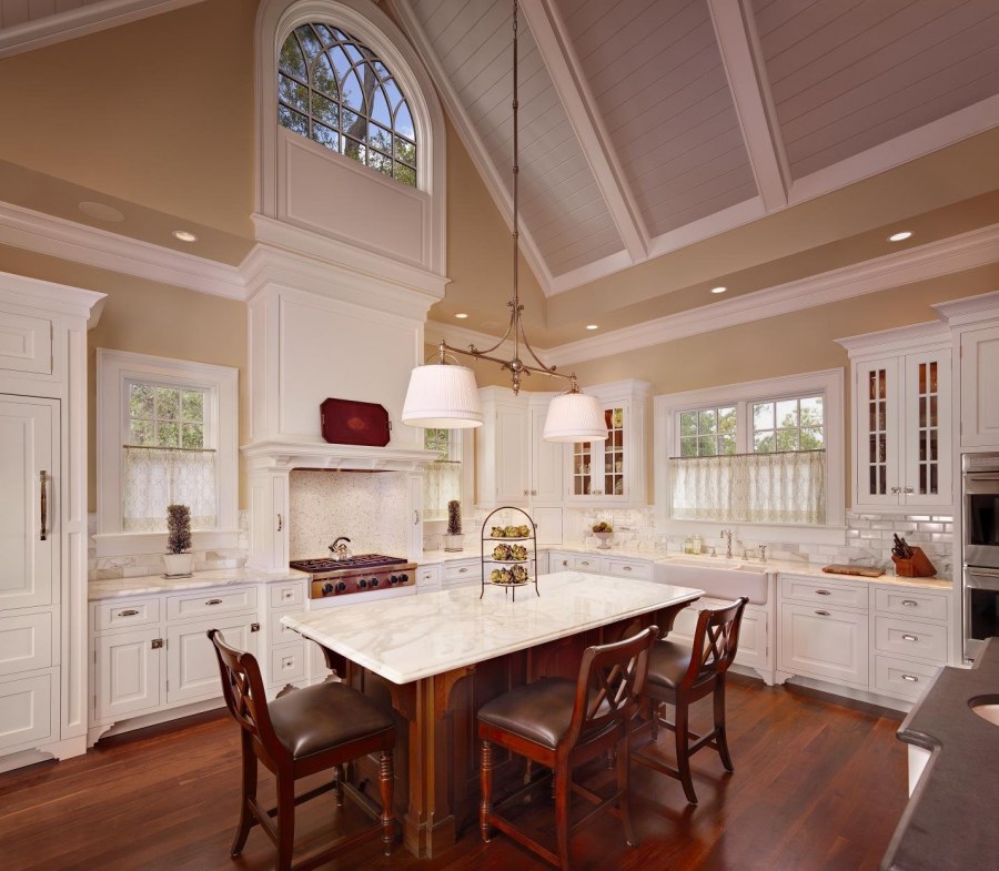 Кухня в загородном доме