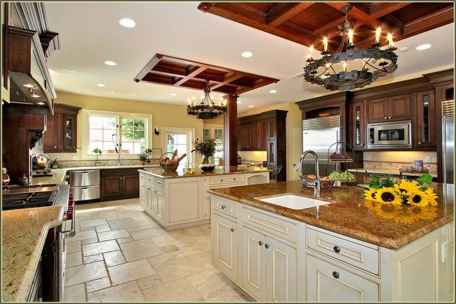 Интерьер большой кухни