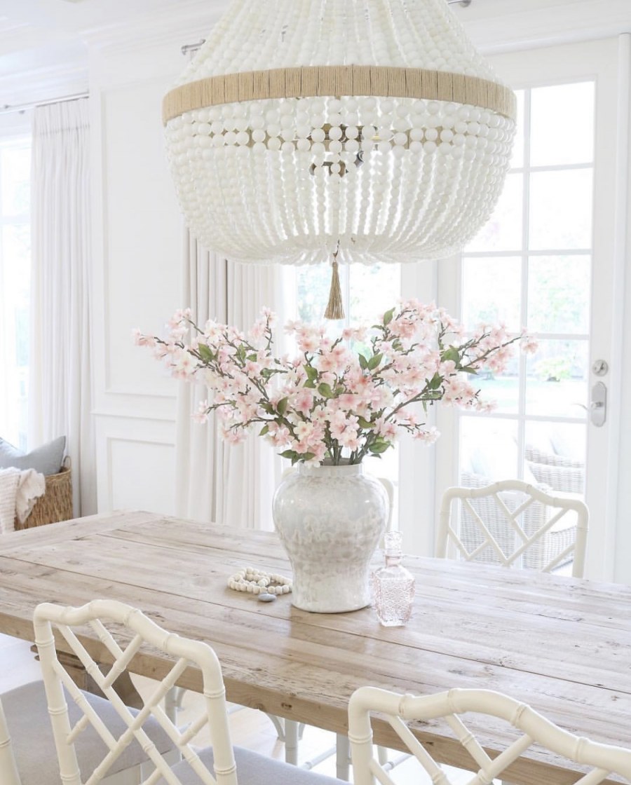 Люстра из дерева в стиле шебби