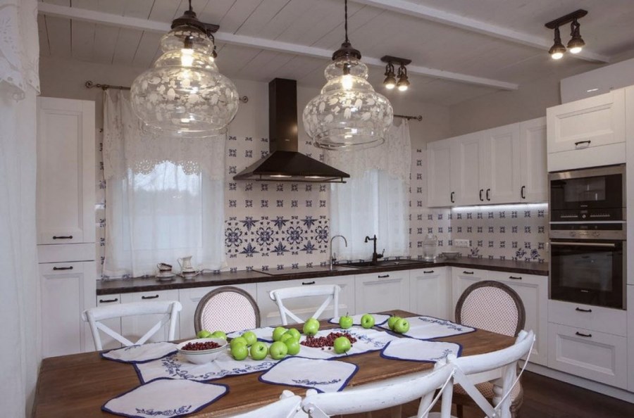 Люстра на кухню в стиле Прованс
