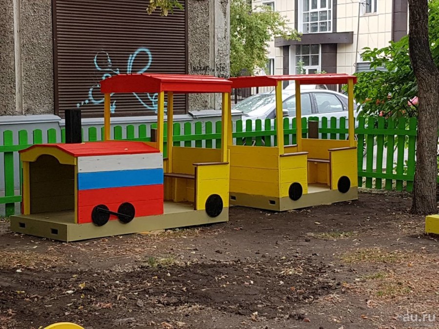 Машинка для детской площадки