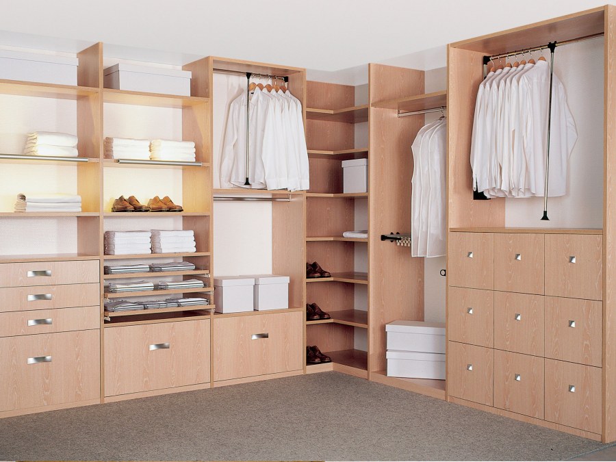 Наполнение угловой гардеробной