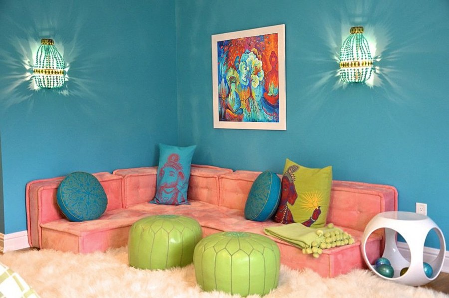 Сочетание бирюзового и розового в интерьере детской