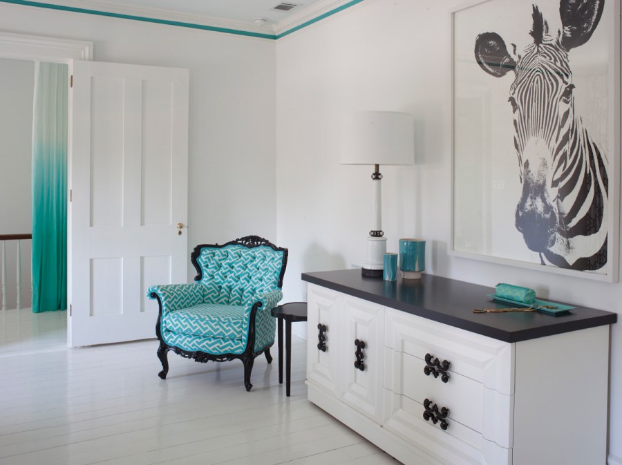 Бело бирюзовый интерьер