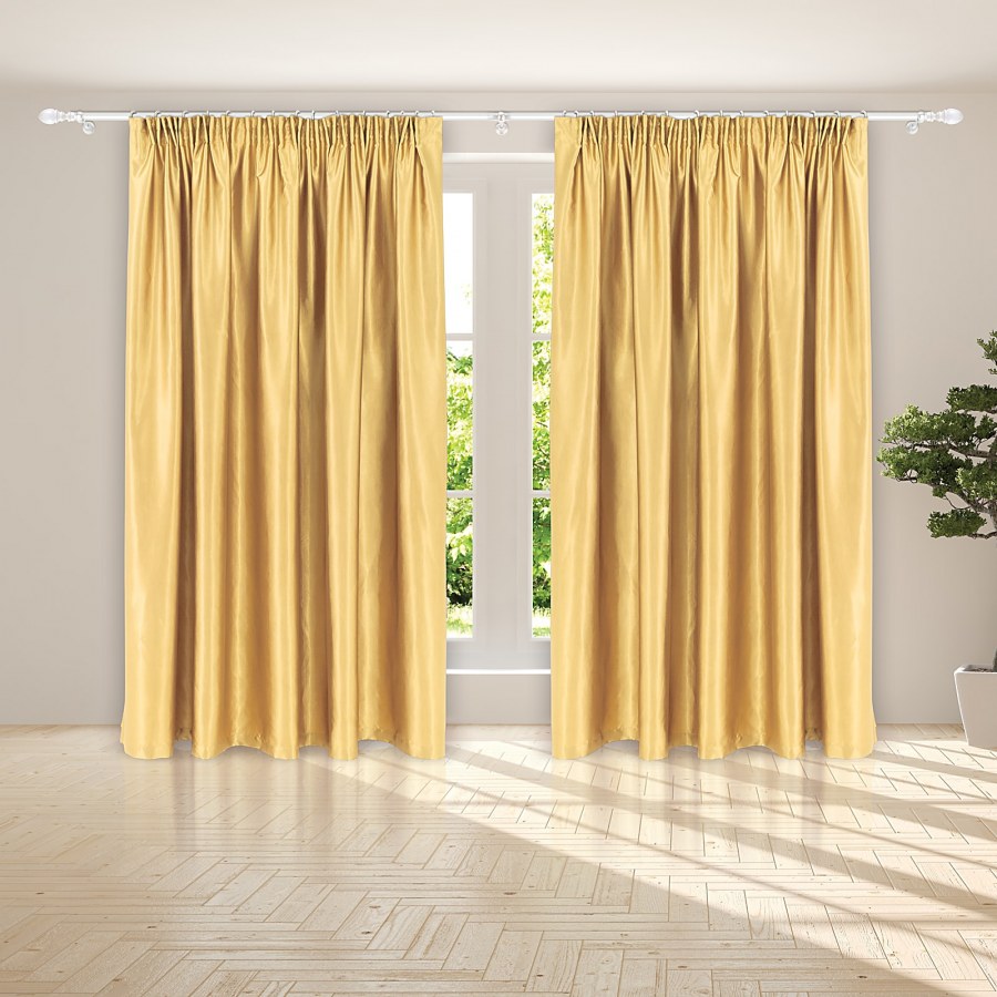 Золотистые шторы