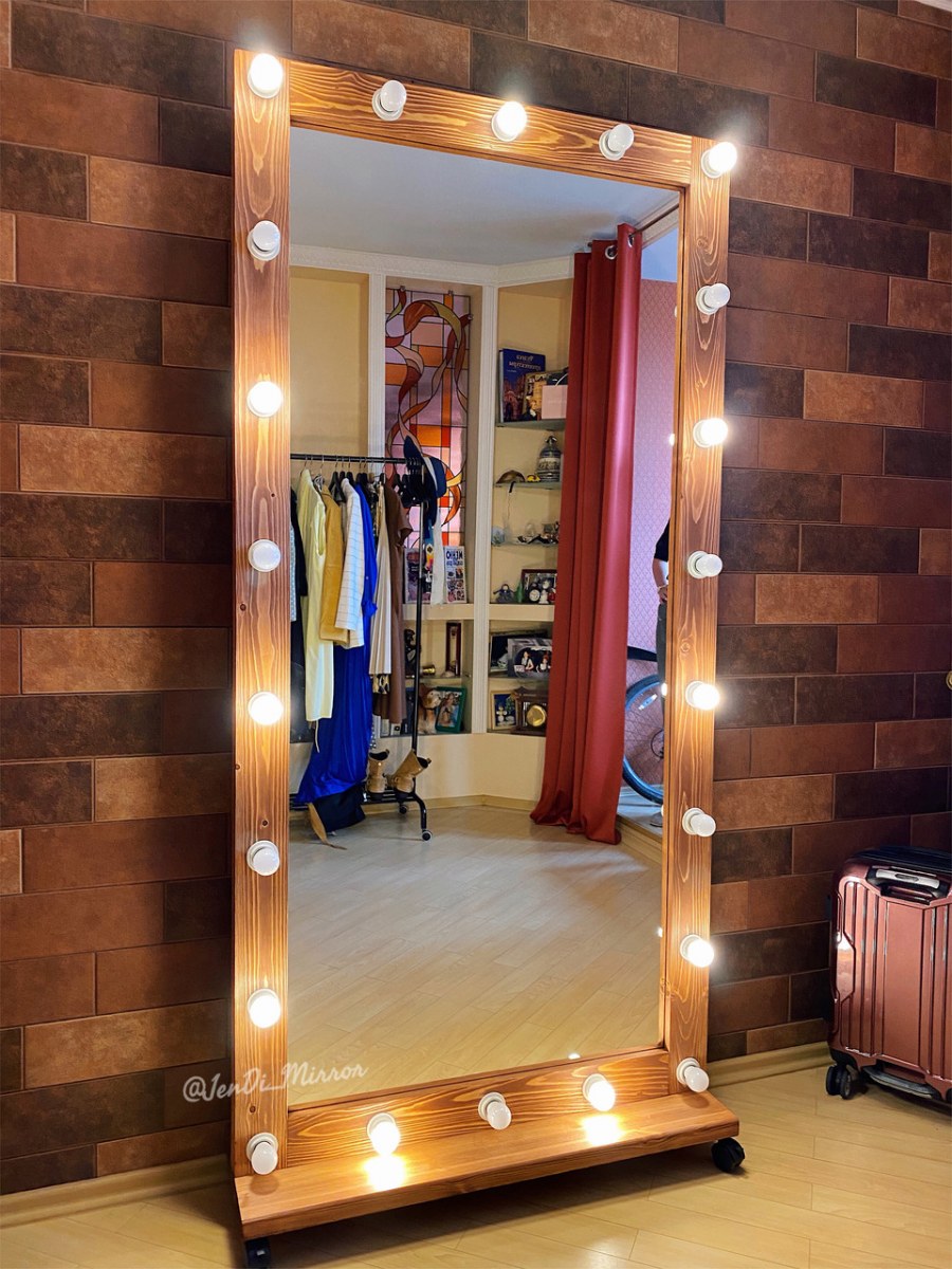 Гримерное зеркало орех