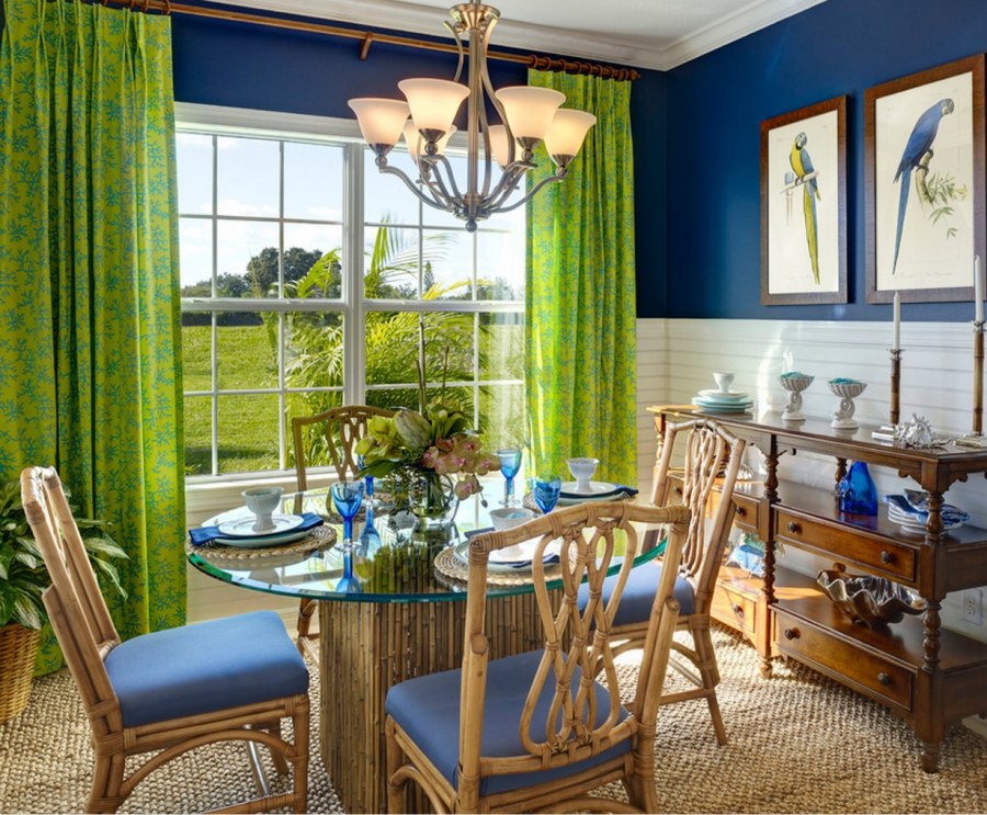 Сине-зеленые шторы в интерьере
