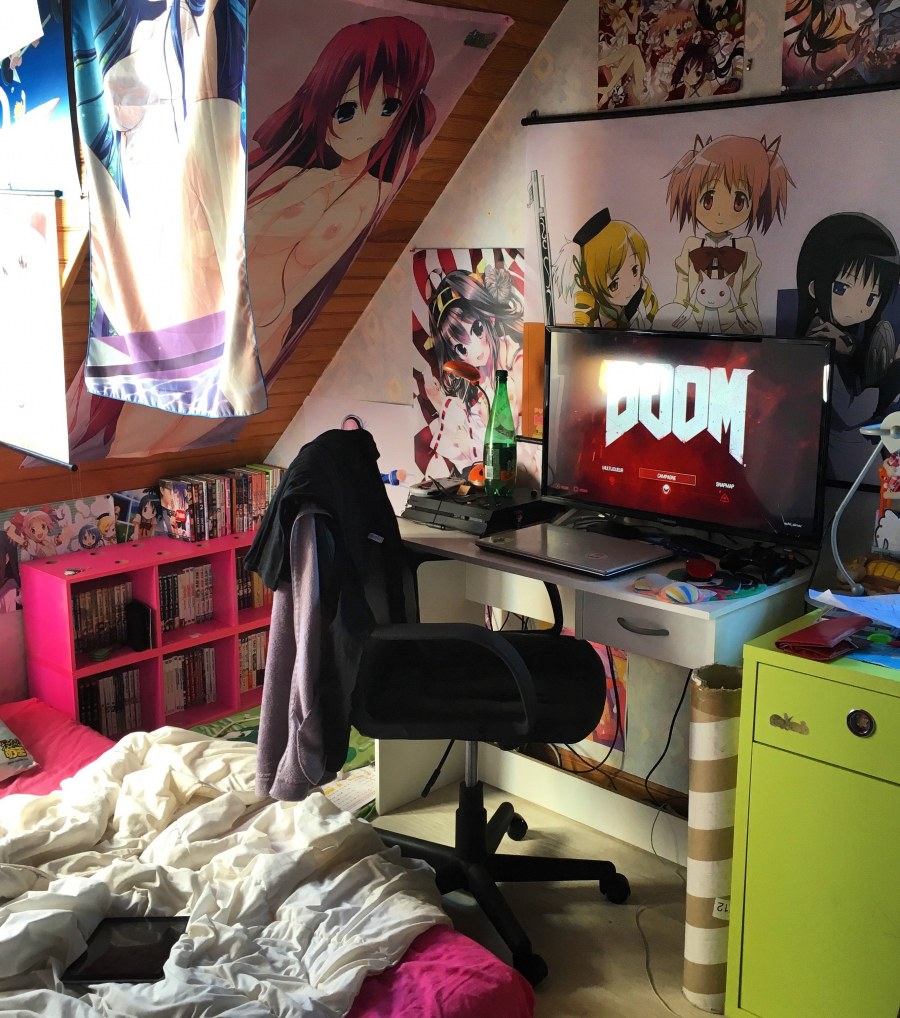 Аниме комната
