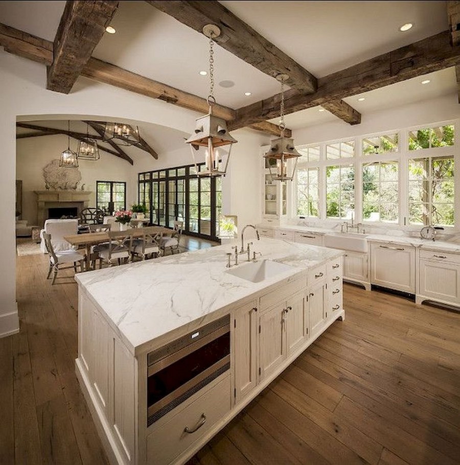 Кухня в загородном доме