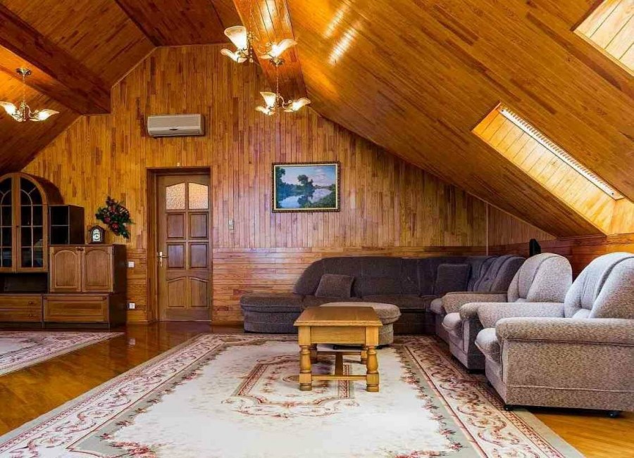 Мансарда отделанная деревом