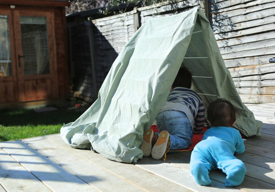 Детский домик из одеял