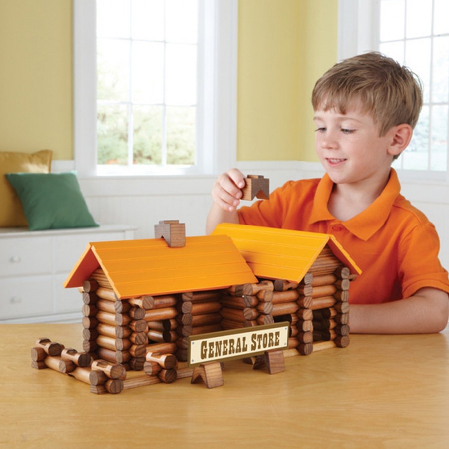 Деревянный домик для мальчиков