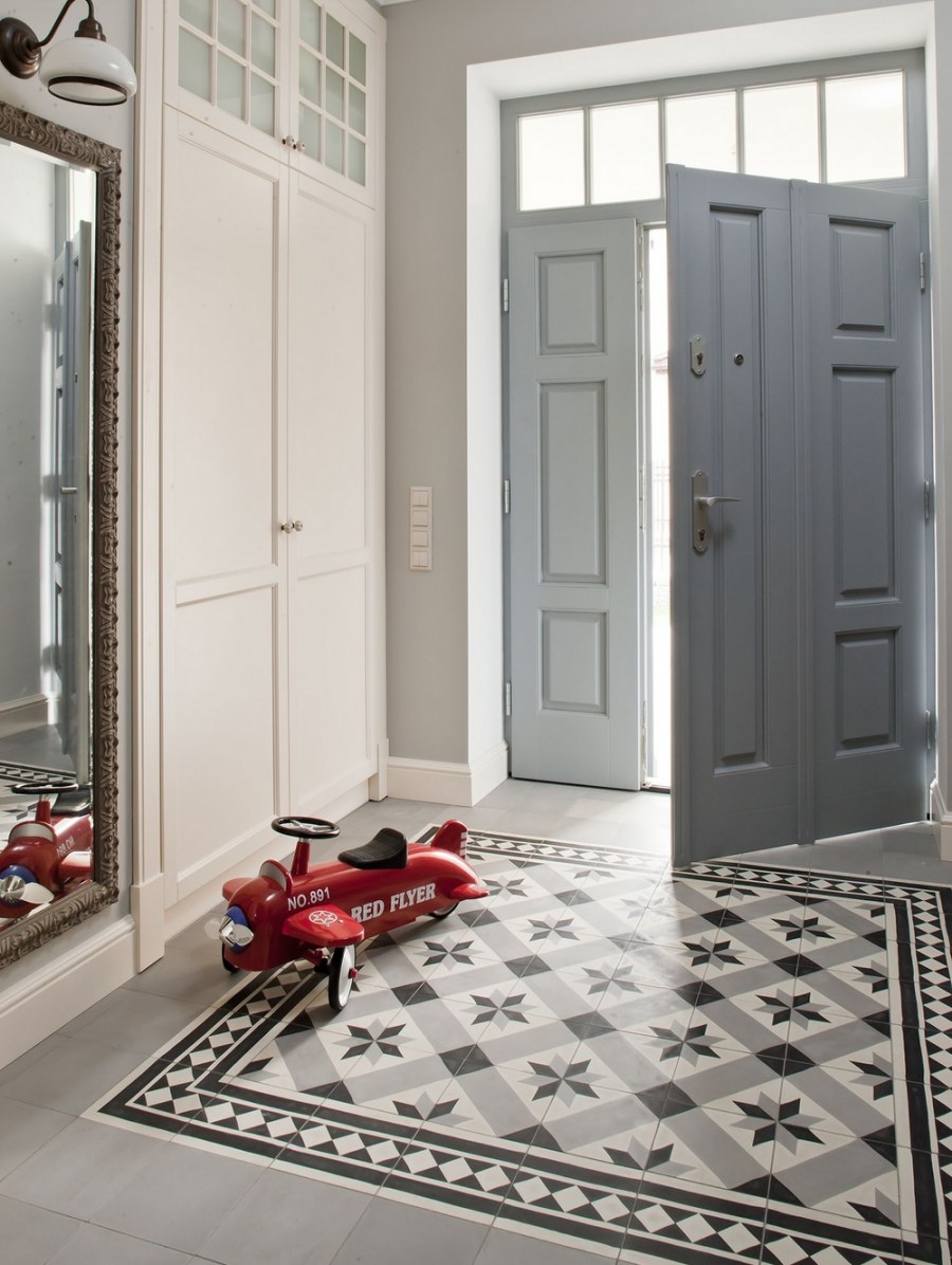 Плитка в прихожей