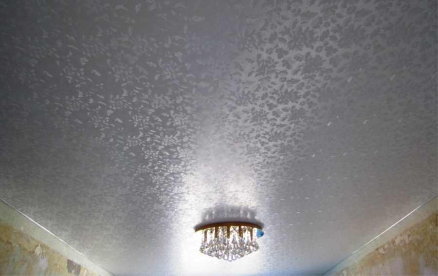 Матовый фактурный потолок