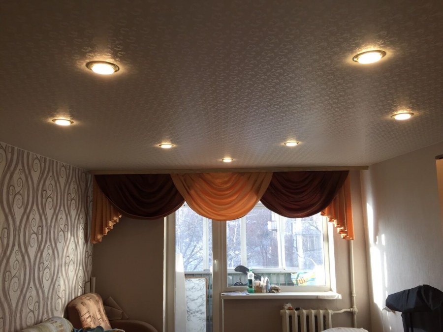 Фактурные натяжные потолки в интерьере