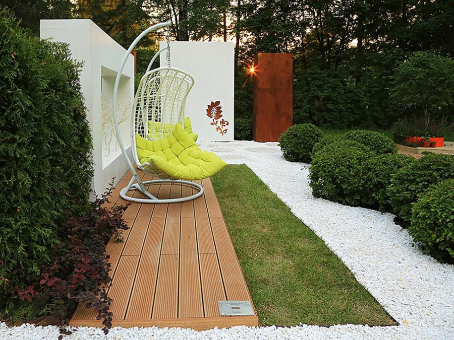 Подсветка растений в саду