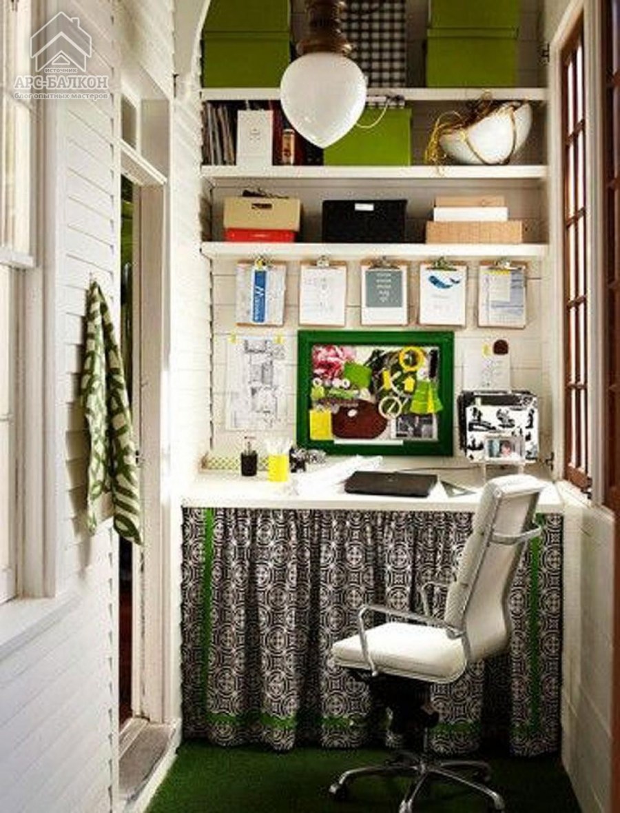 Рабочее место на балконе