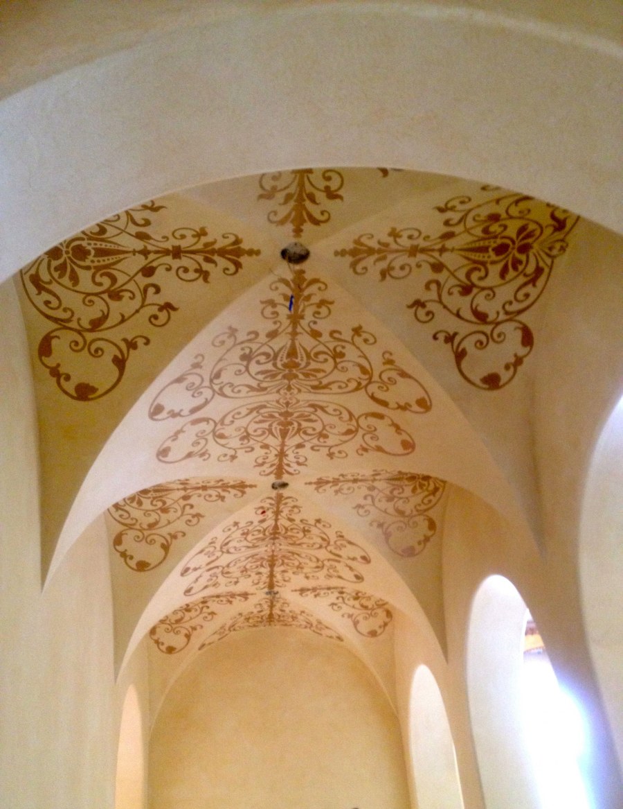 Сводчатый потолок роспись стен
