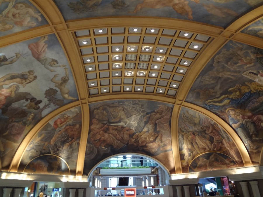 Сводчатые расписные потолки