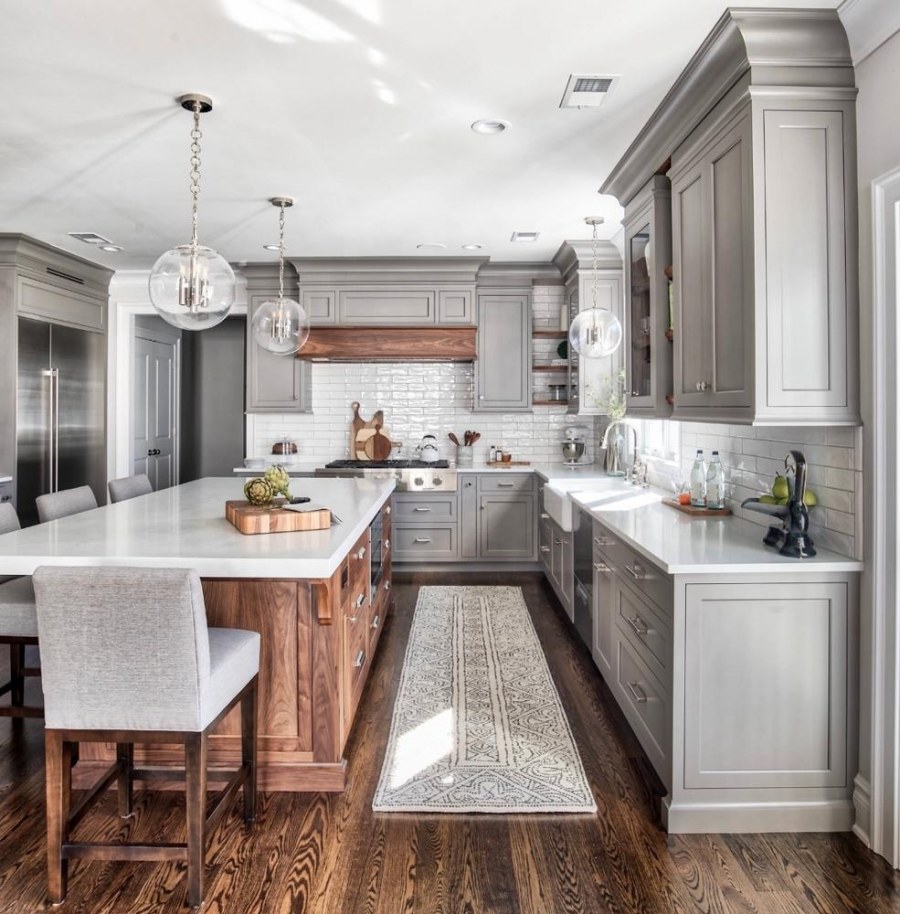 Интерьеры кухни большие