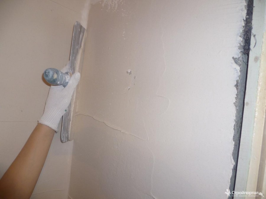 Оклеивание обоев