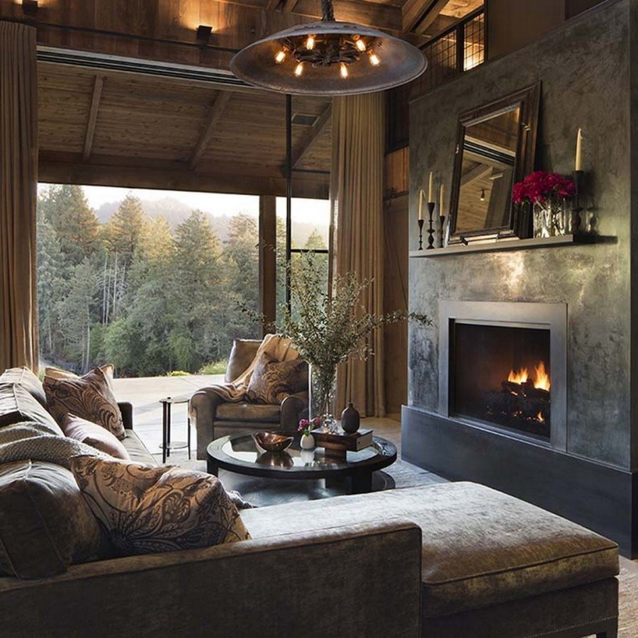 Деревянная гостиная с камином