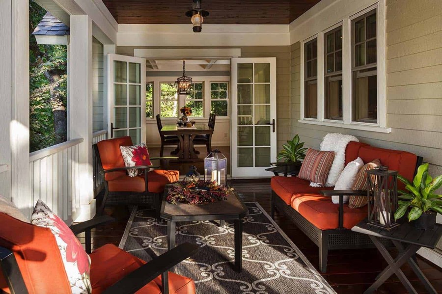 Интерьер веранды в частном доме