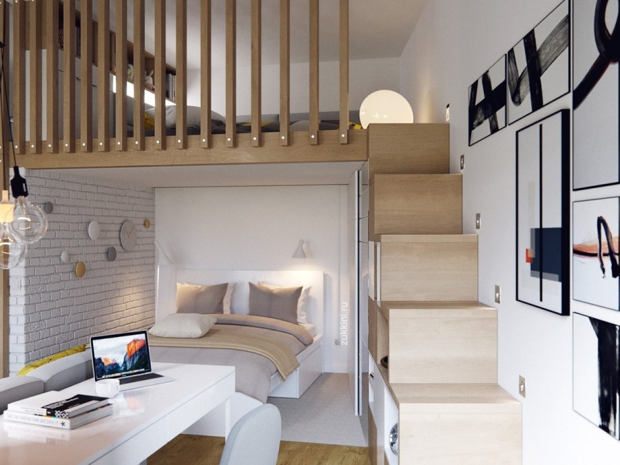 Детская комната с высокими потолками