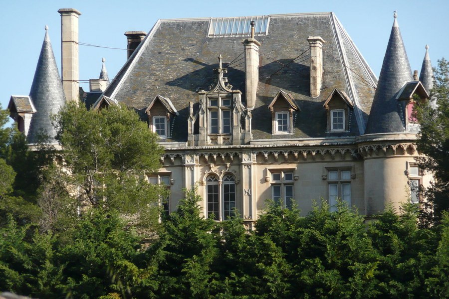 Касл Хаус замок