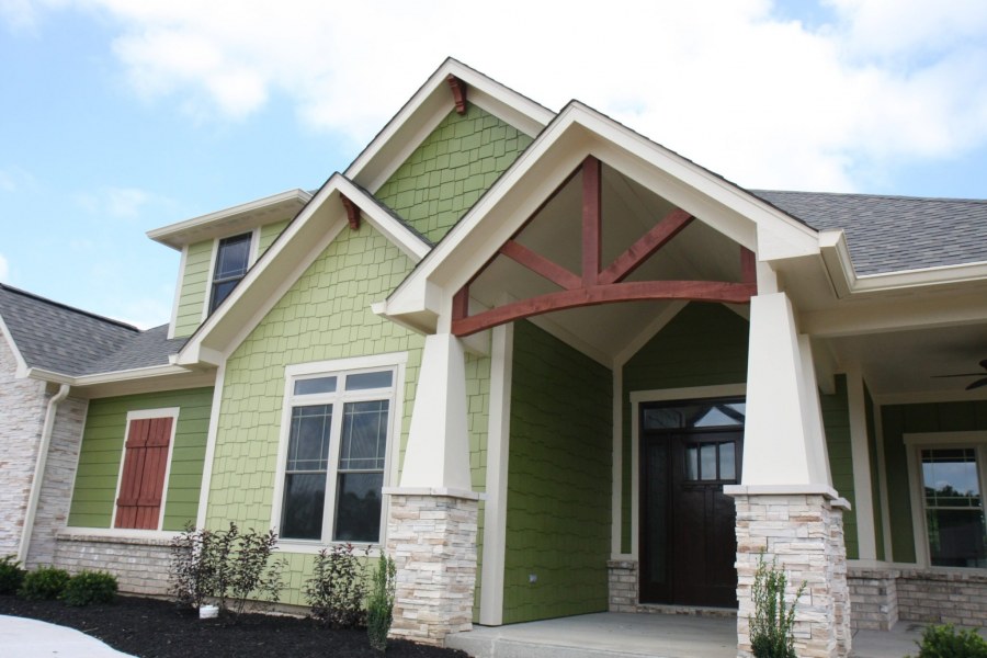 Красивый фасад из сайдинга